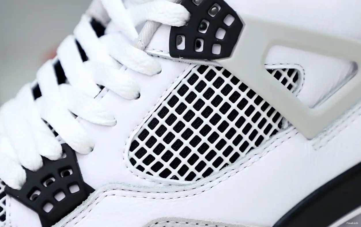 4 MILITARY JORDAN BLACK AIR 0326